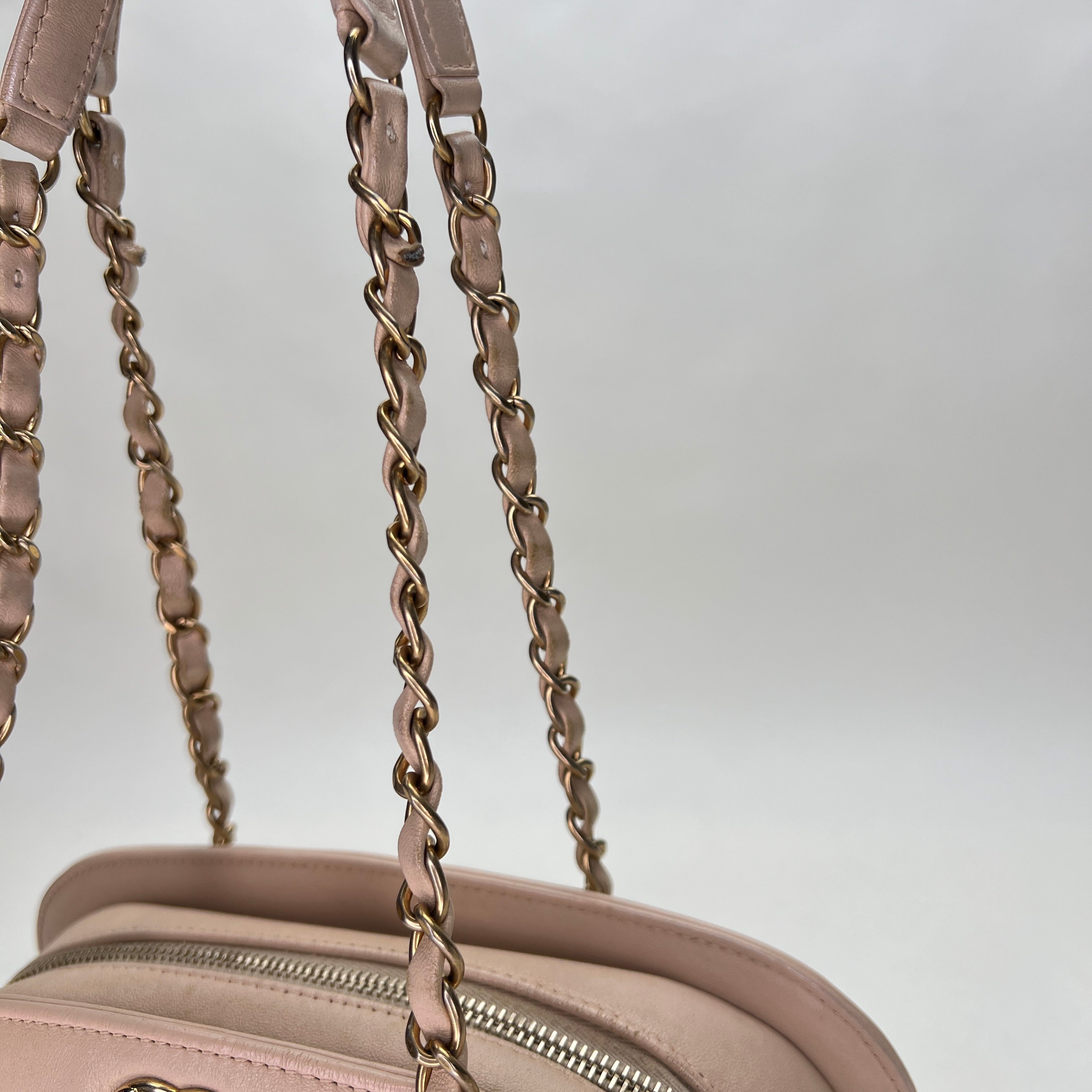 Zip Around Quilted Beige Shoulder Bag in Lambskin, Gold hardware - Image 10